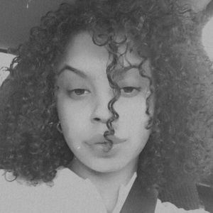 Meet your Posher, Mackella